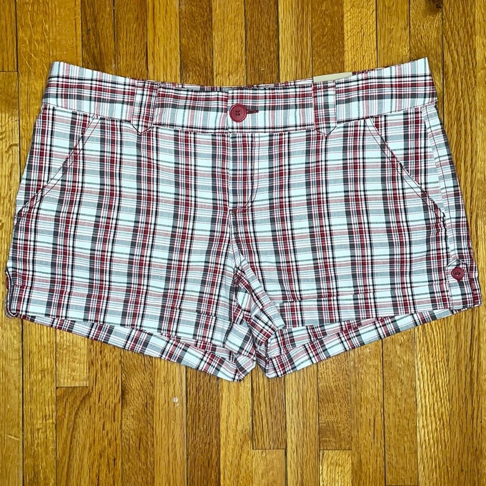 NWT Maurices Plaid Shorts Size 9/10 Color Red, Grey and White